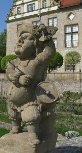 Grand Statue of a drummer boy